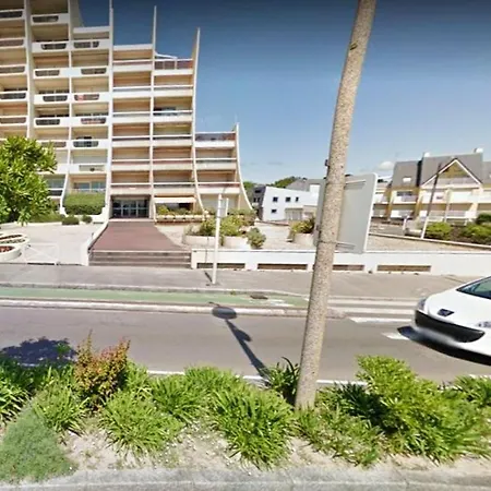 D'une A Escoublac A 10 M De La Plage Avec Vue Sur La Mer Balcon Amenage Et Wifi Apartment *