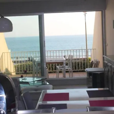 Apartment D'une A Escoublac A 10 M De La Plage Avec Vue Sur La Mer Balcon Amenage Et Wifi